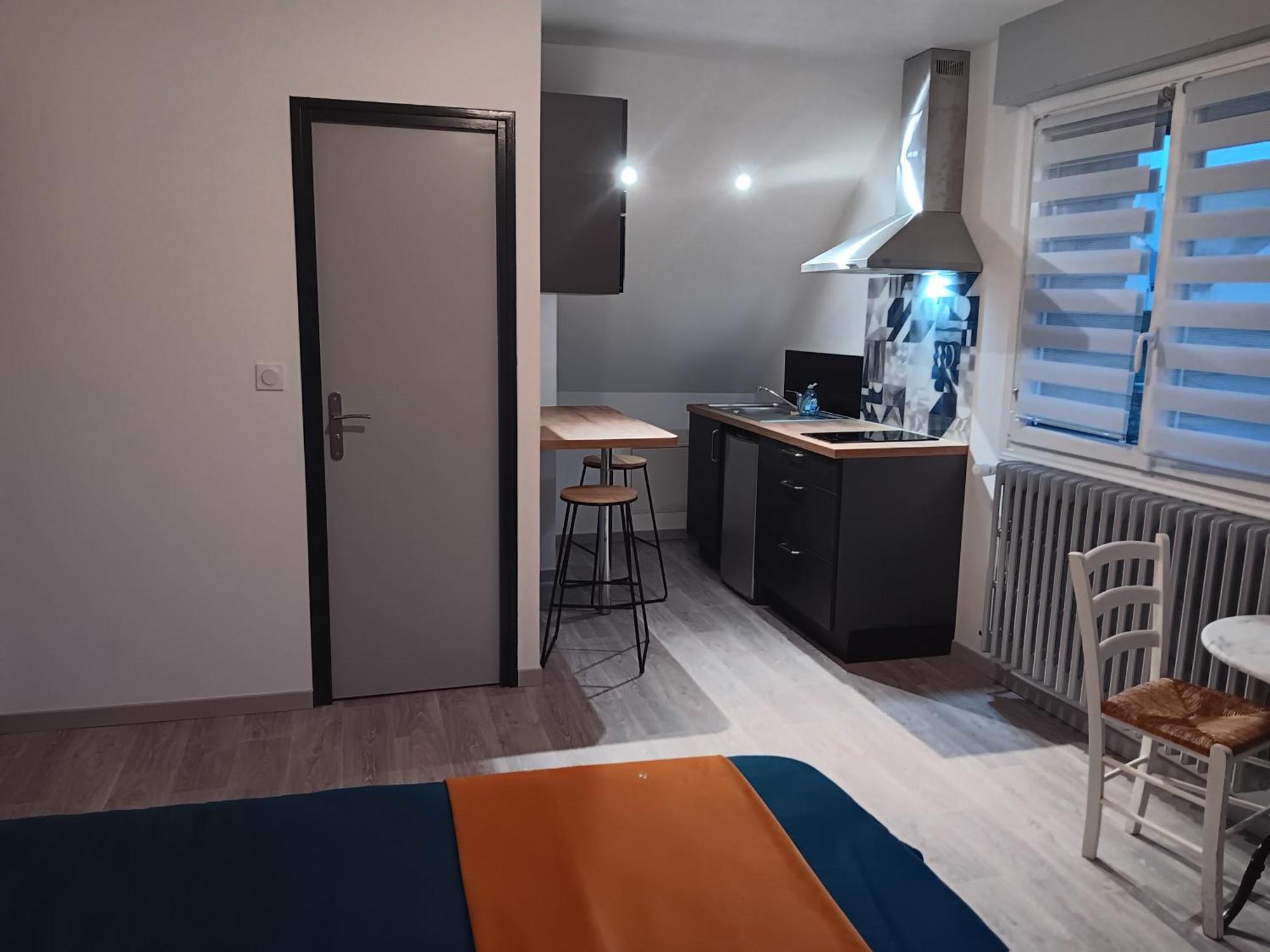 Studio Est Proche Centre Ville Loudeac Exterior photo
